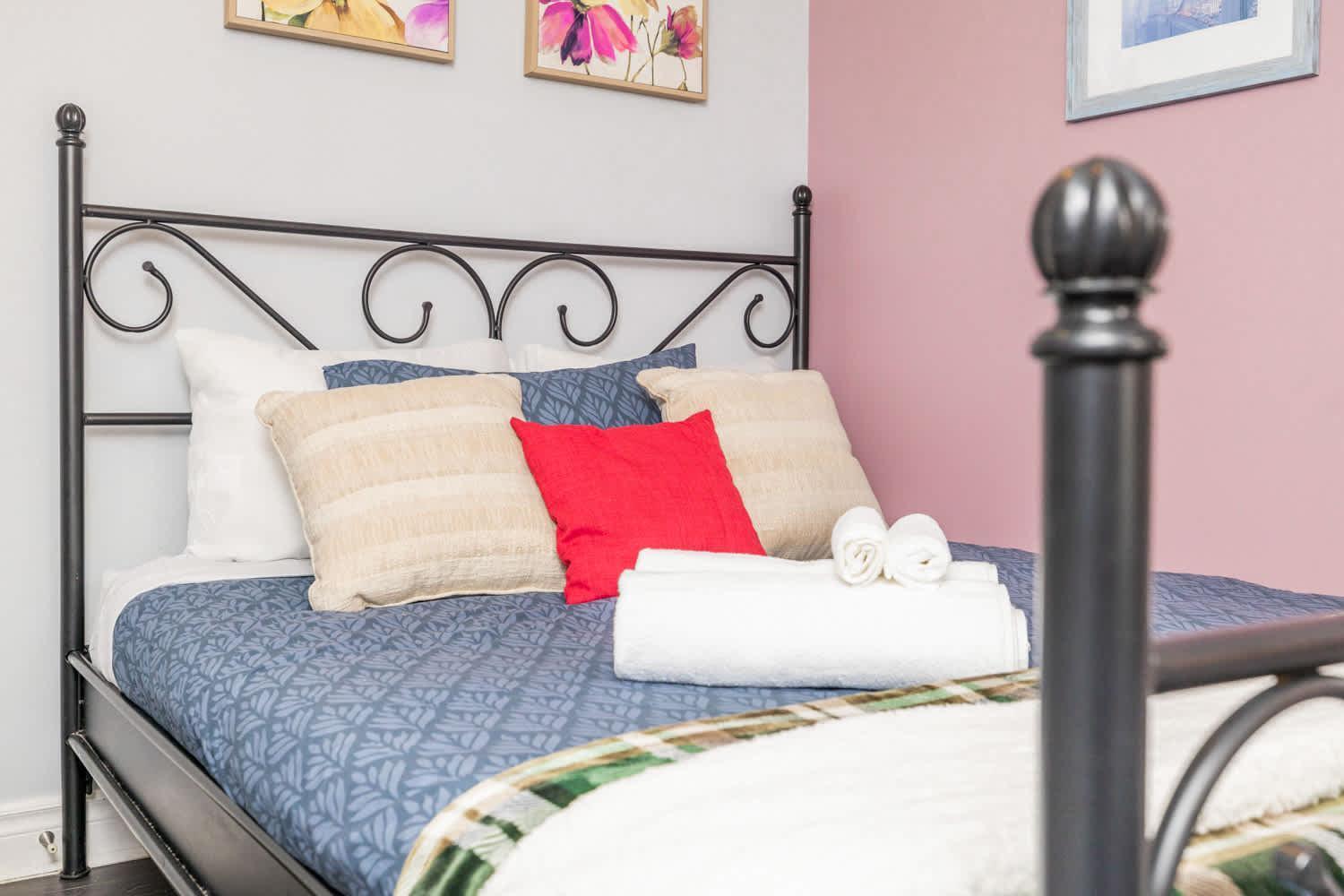 Pet-Friendly Home - Near Chinatown & Little Italy Ottawa Exterior photo