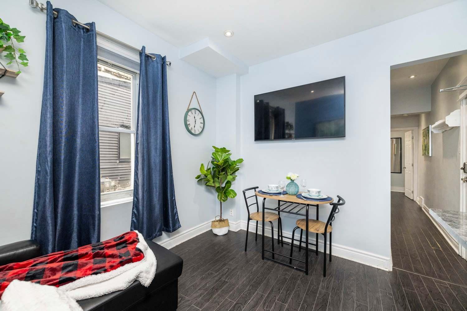 Pet-Friendly Home - Near Chinatown & Little Italy Ottawa Exterior photo